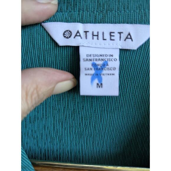 NWT $99 Womens Medium * ATHLETA * Green Echo Top - Picture 4 of 8